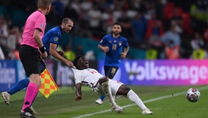 开云官网首页-临时“小黑屋”要来了？英媒：足总杯拟试验新规