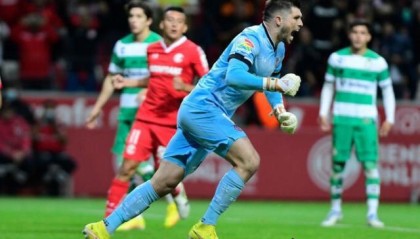 开云平台中国-巴西门将13球成墨超史上进球次多门将 第一坎波斯