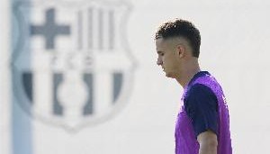 TA：出售卡萨多能缓解巴萨财政 西汉姆有意他但球员不想离队